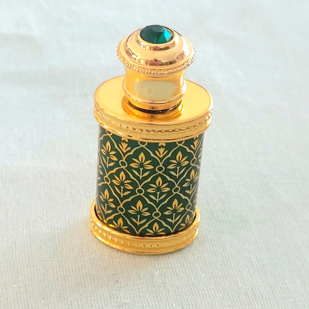 Ornate Green and Gold Jewelry with Intricate Geometric Patterns